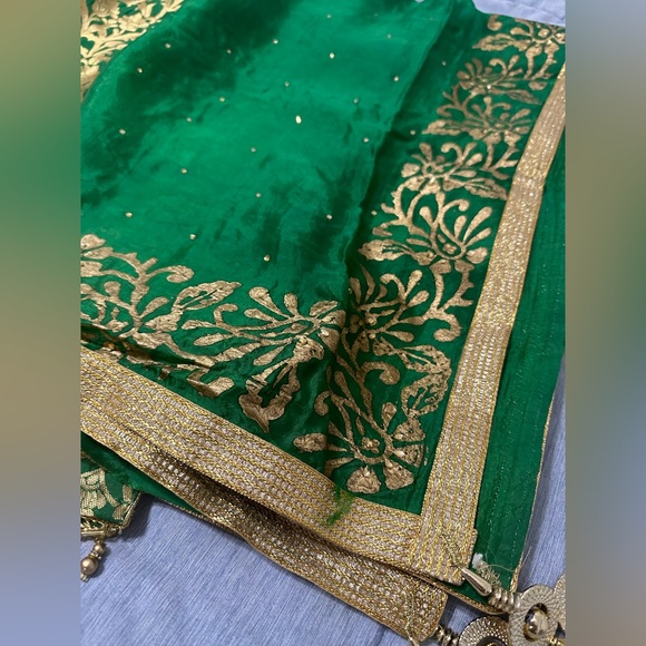 Green pajami suit - Picture 3 of 4